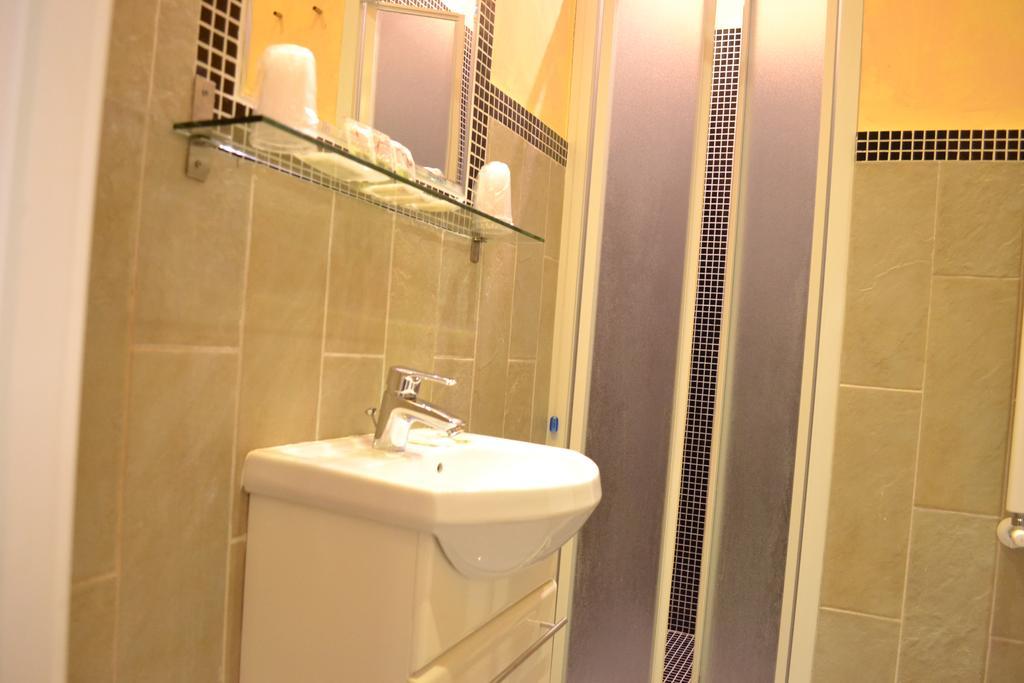 Affittacamere Tiburtina House 2*