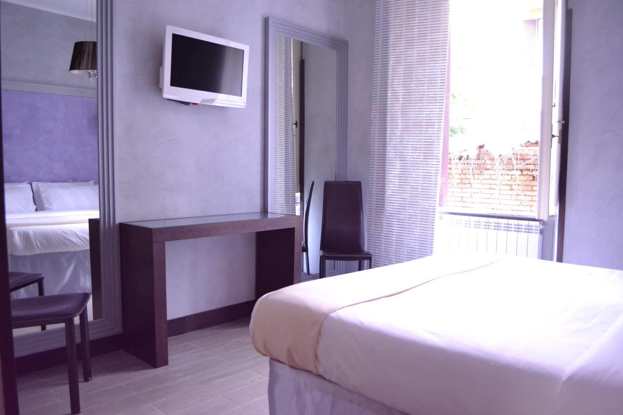 Tiburtina House 2*