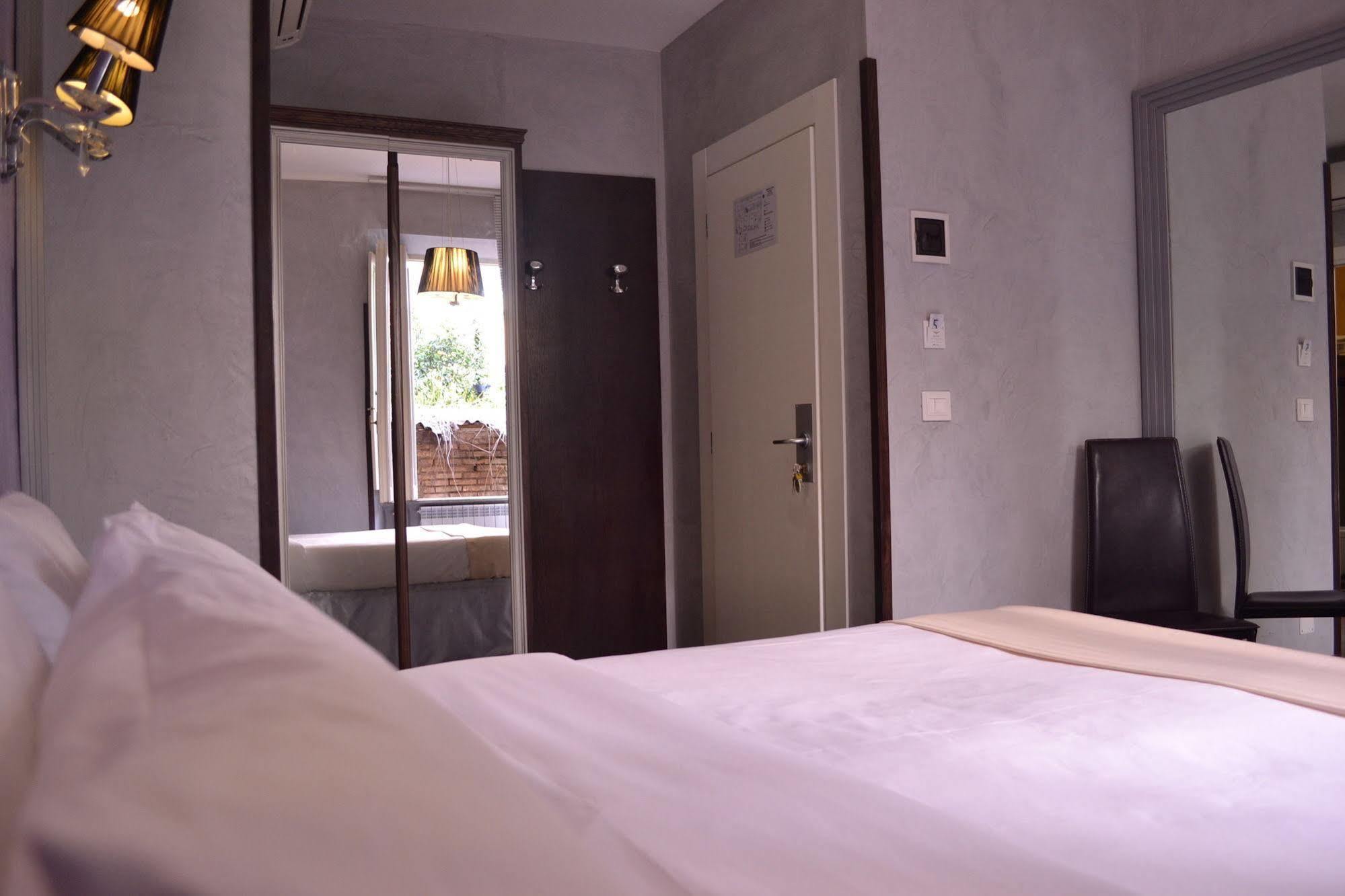 Tiburtina House 2* Roma